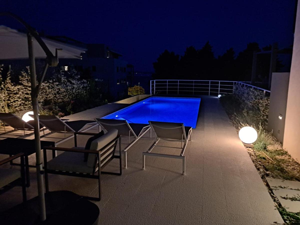 Apartment With Private Pool สปลิท ภายนอก รูปภาพ